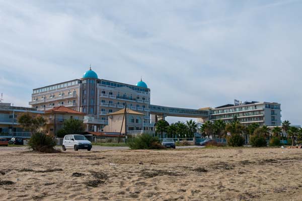 Neoi Epivates Santa Beach Hotel